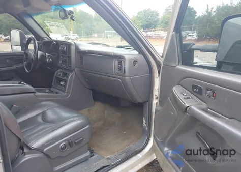 2005 Chevrolet Silverado 2500Hd Lt from USA, damaged, VIN 1GCHK23255F950736